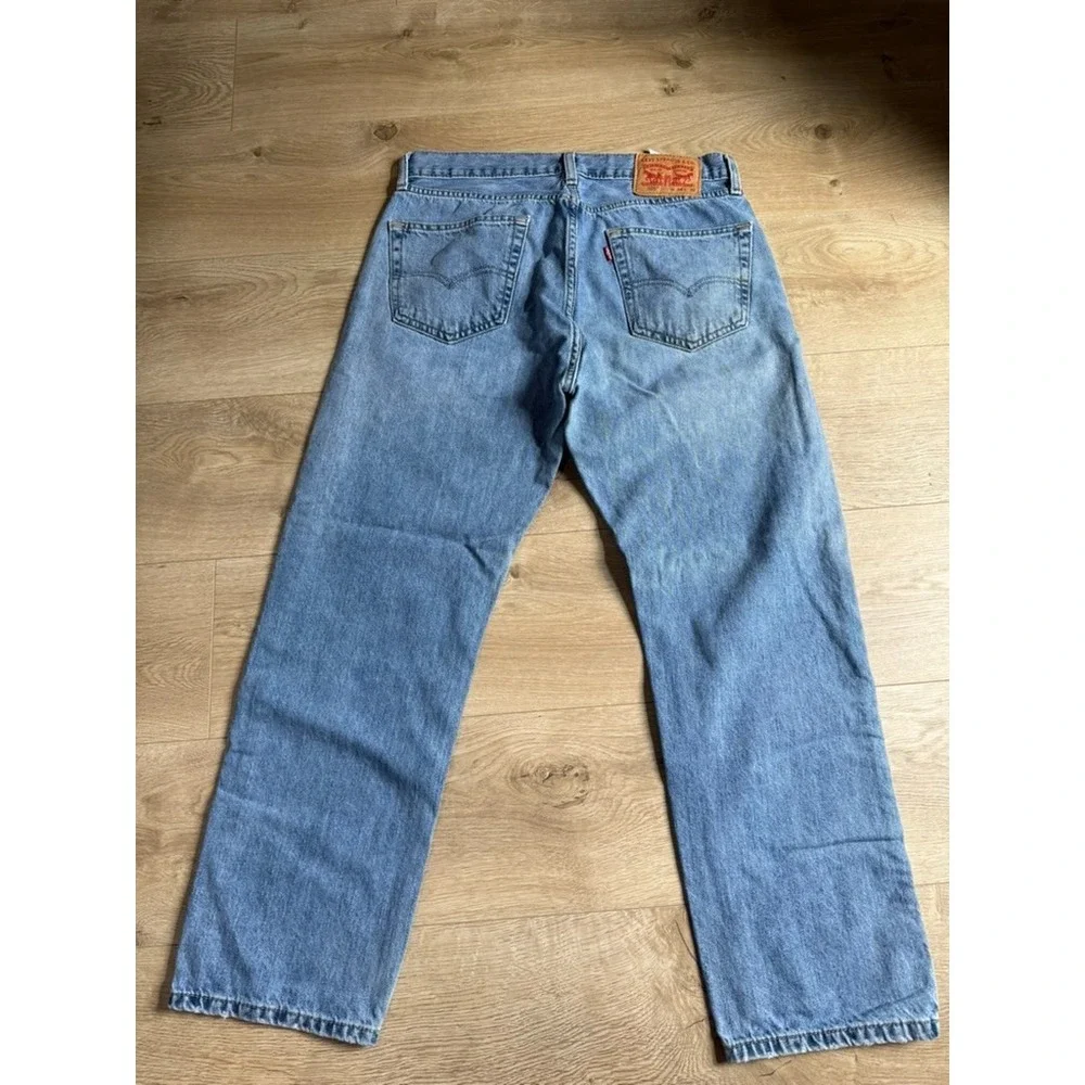 Mens Levis 505 light wash jeans 100% cotton straight leg size 34x30 (34x27)